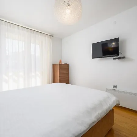 Premium Peschiera *